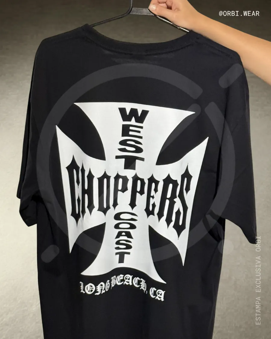Detalhe de camiseta preta personalizada West Coast Choppers - ORBI Wear